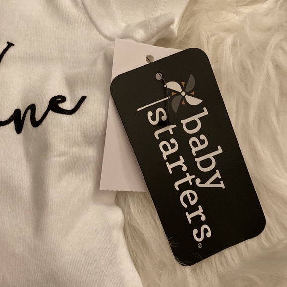 Newborn Short Sleeve Onesie NWT - Picture 4 of 6